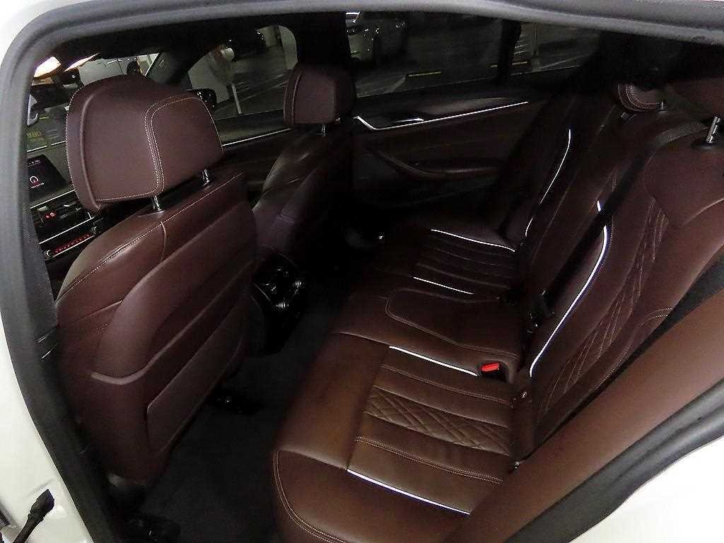 BMW 5시리즈 5시리즈 (G30) 530i M 스포츠 플러스 이미지 7