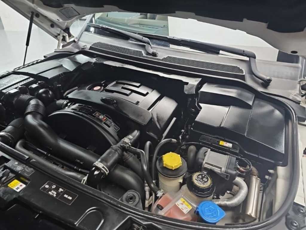 랜드로버 디스커버리 디스커버리4 3.0 SDV6 SE 이미지 17