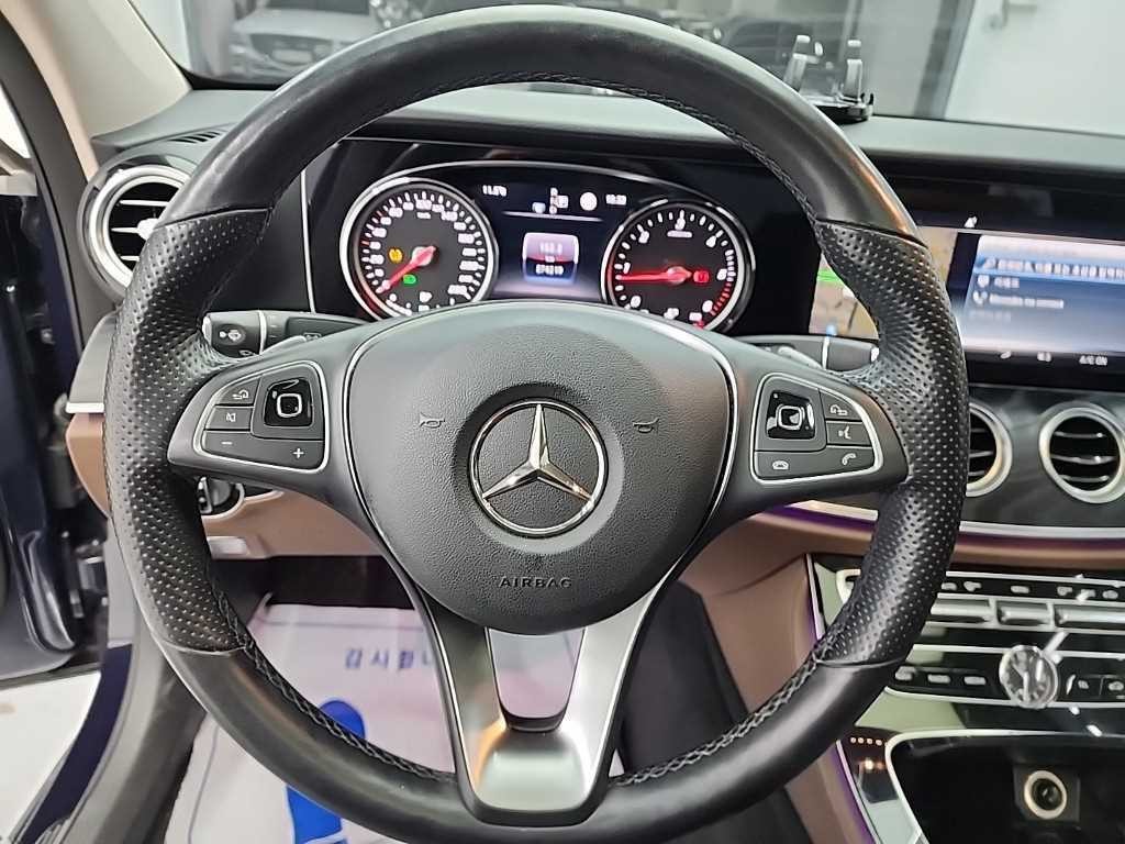 벤츠 E 클래스 E-클래스 W213 E220d 4MATIC 아방가르드 이미지 10
