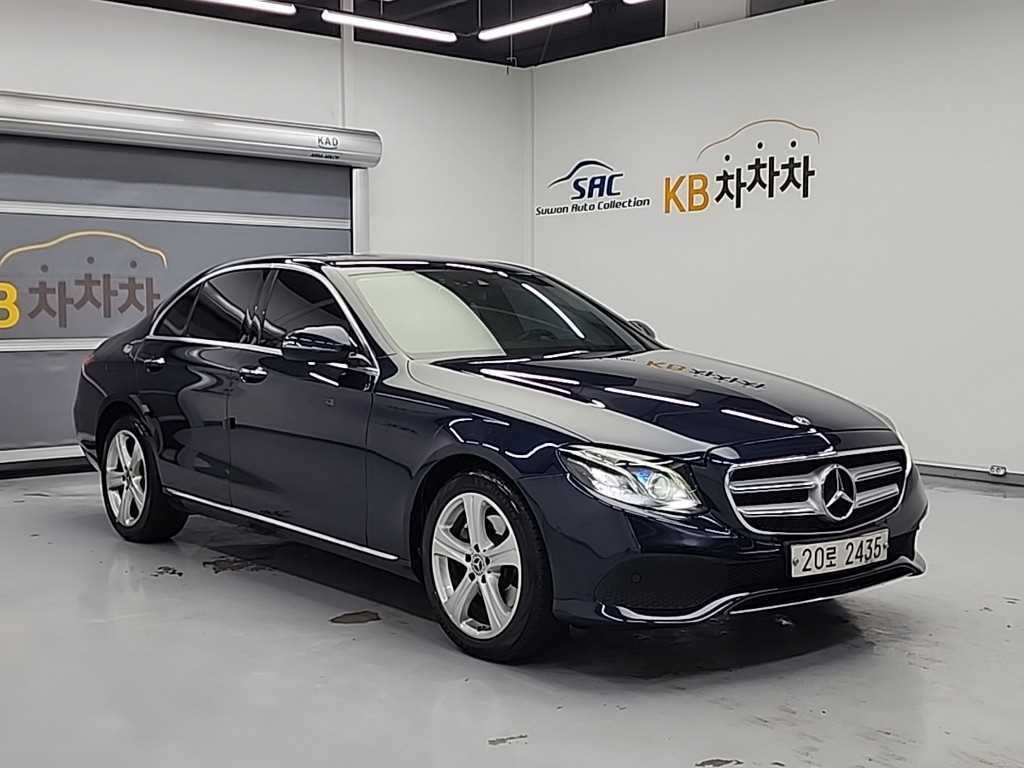벤츠 E 클래스 E-클래스 W213 E220d 4MATIC 아방가르드 이미지 5