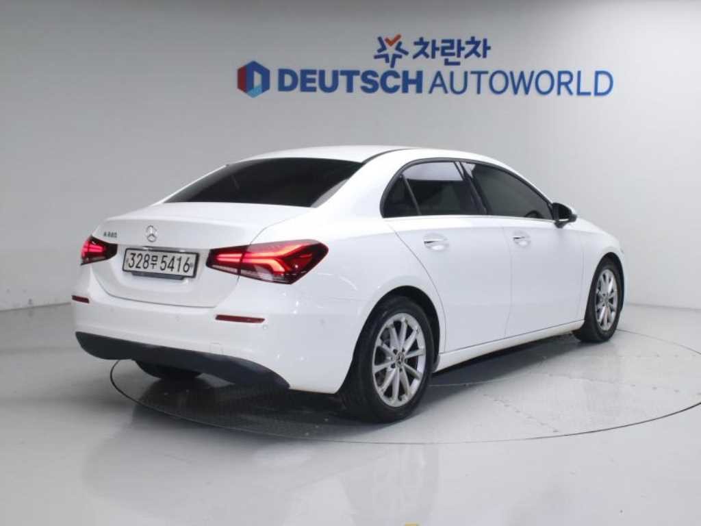 벤츠 A 클래스 A클래스 W177 A220 세단 이미지 3