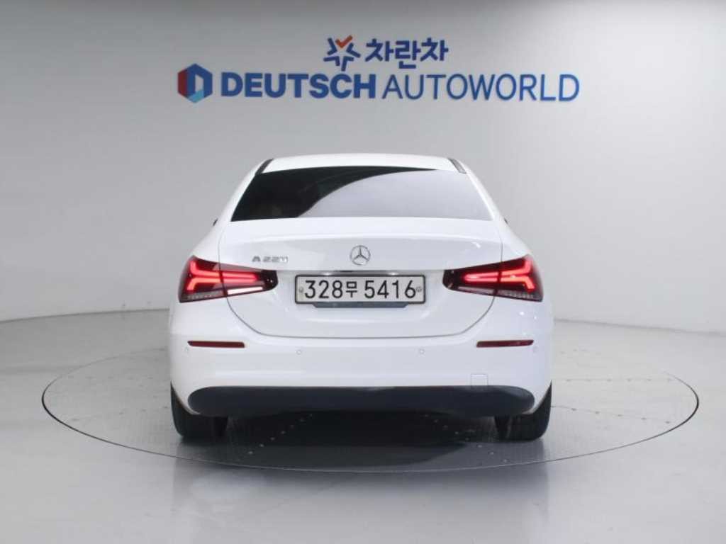 벤츠 A 클래스 A클래스 W177 A220 세단 이미지 5