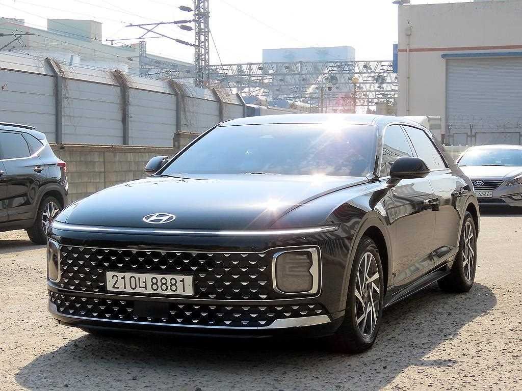 현대 그랜저 그랜저 (GN7) 가솔린 2.5 2WD 프리미엄 이미지 2