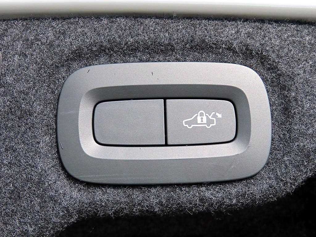 볼보 S60 S60(3세대) T5 인스크립션 이미지 17