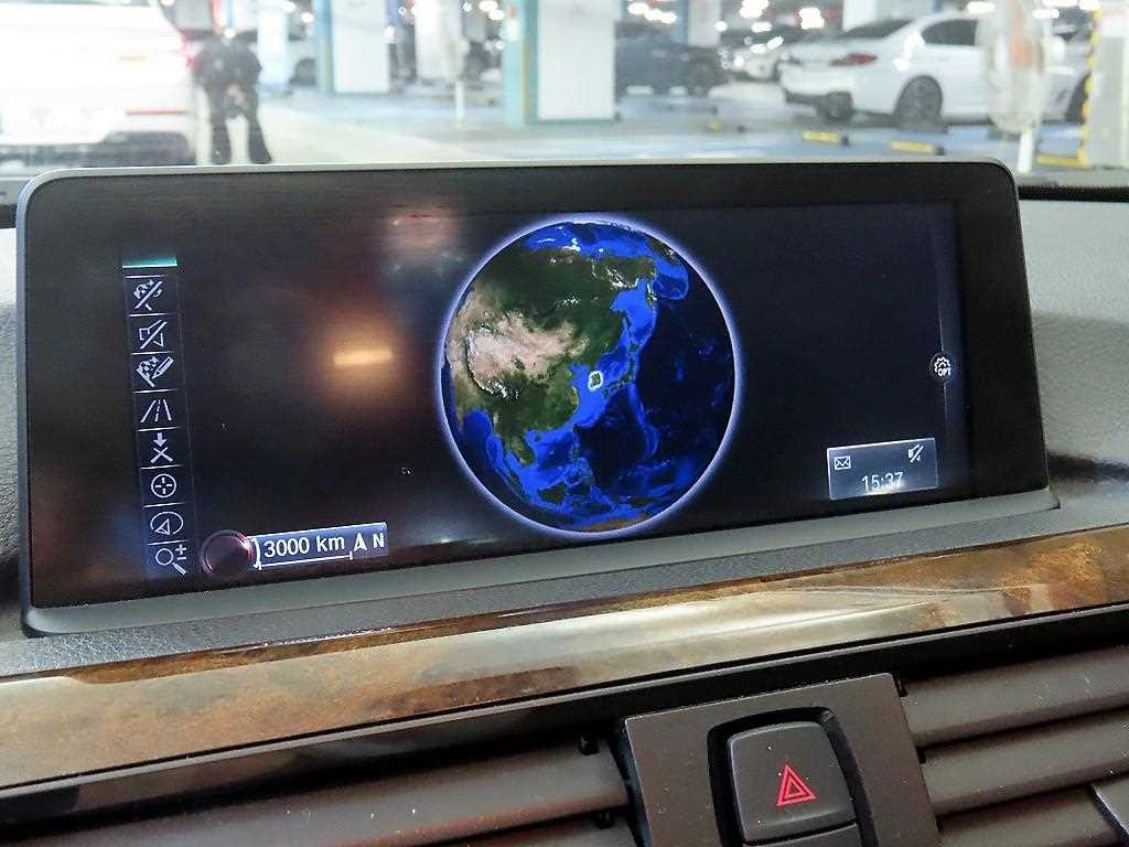 BMW 3시리즈 3시리즈 (F30) 320d 이미지 14