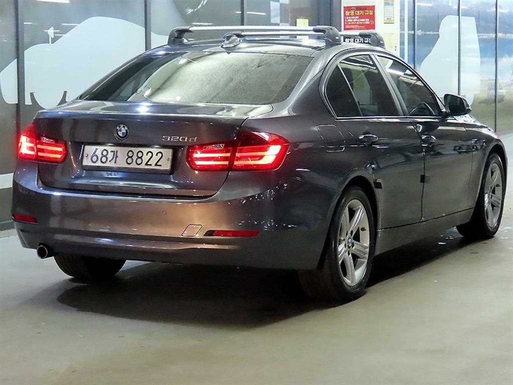 BMW 3시리즈 3시리즈 (F30) 320d 이미지 4