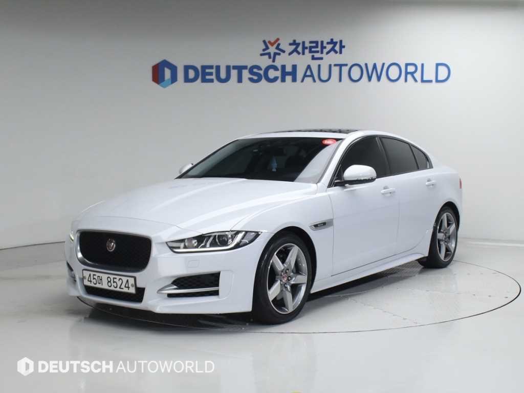 재규어 XE 2.0D R스포츠 이미지 1