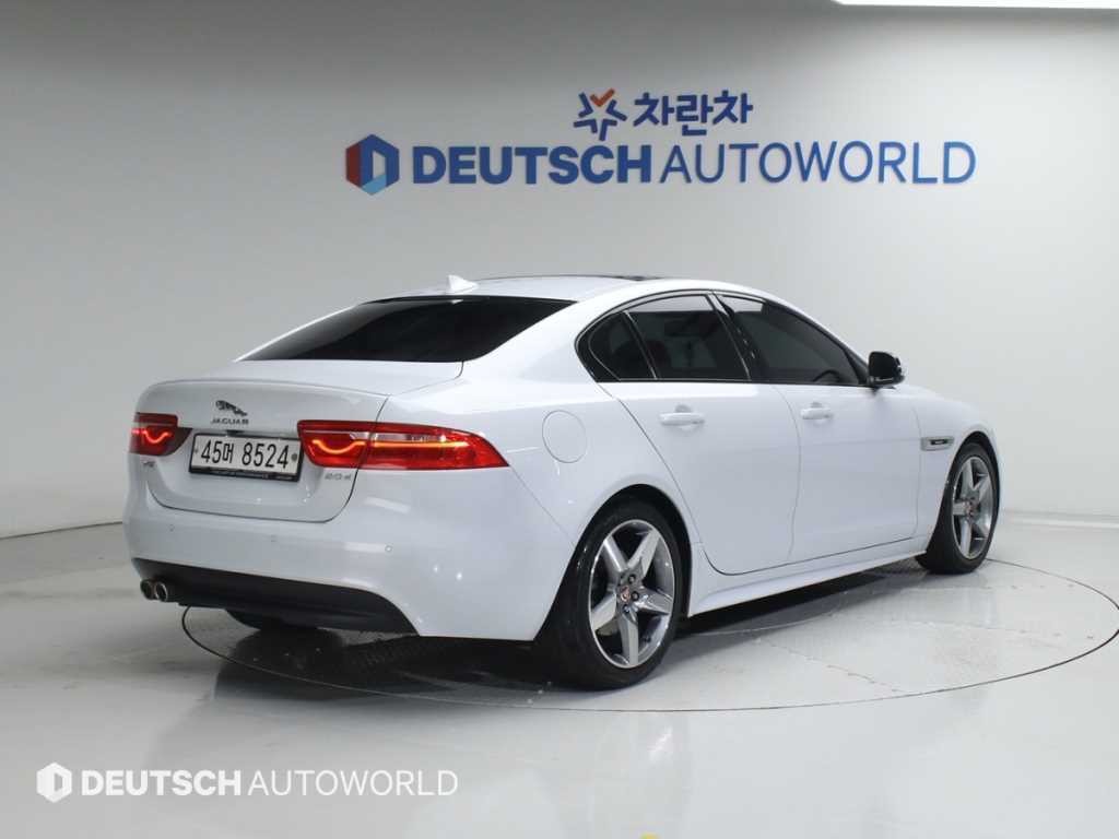 재규어 XE 2.0D R스포츠 이미지 2