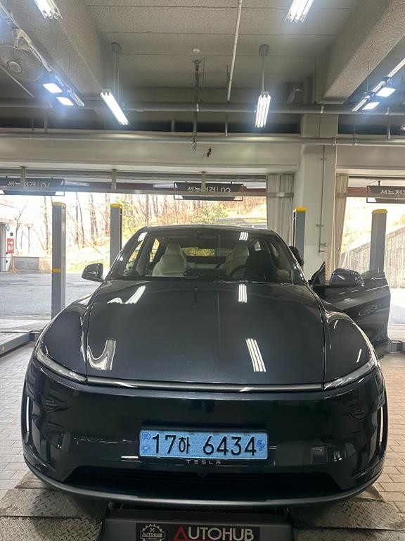 테슬라 모델 Y 롱 레인지 이미지 5