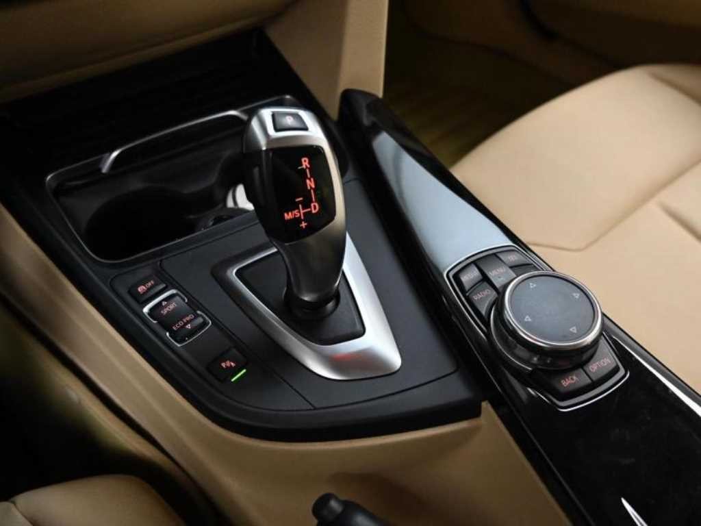 BMW 3시리즈 3시리즈 (F30) 320d 이미지 9