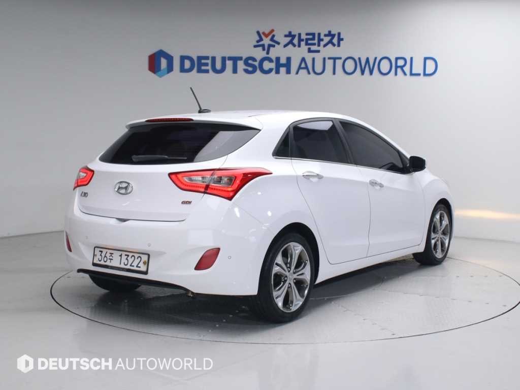 현대 i30 뉴 i30 1.6 GDI 익스트림 이미지 2