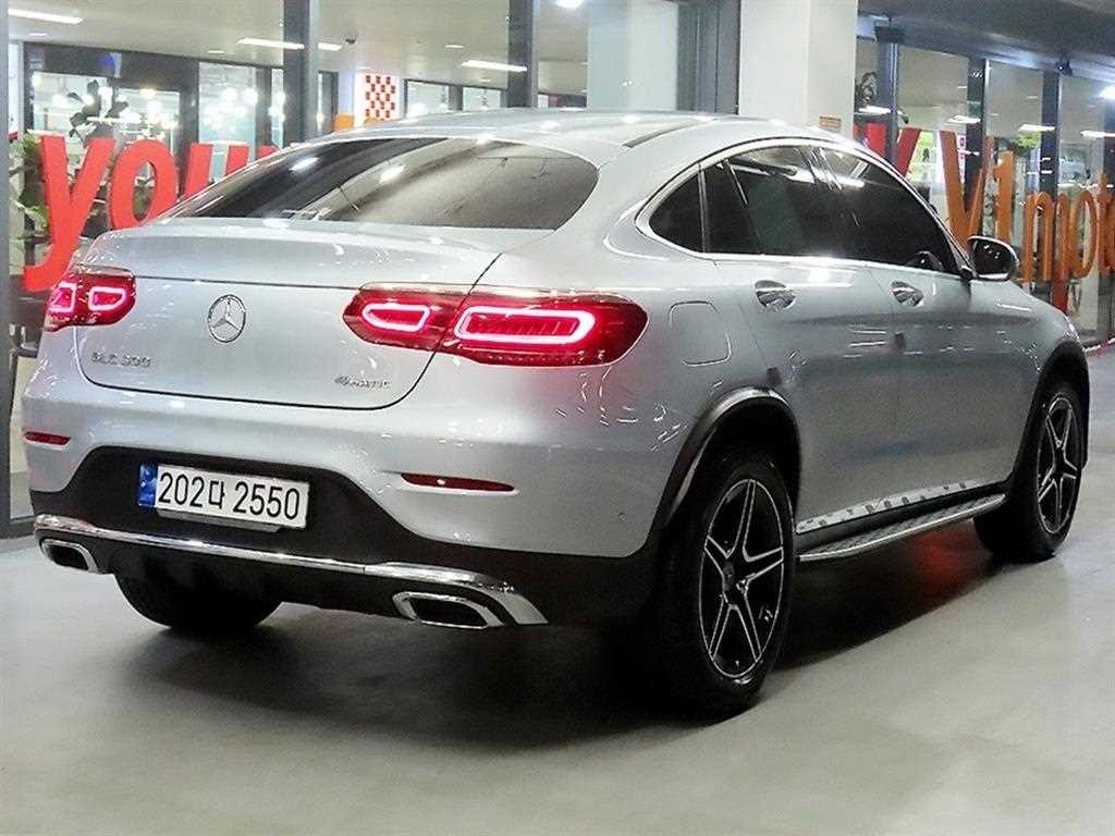 벤츠 GLC 클래스 GLC클래스 X253 GLC 300 4MATIC 쿠페 이미지 4