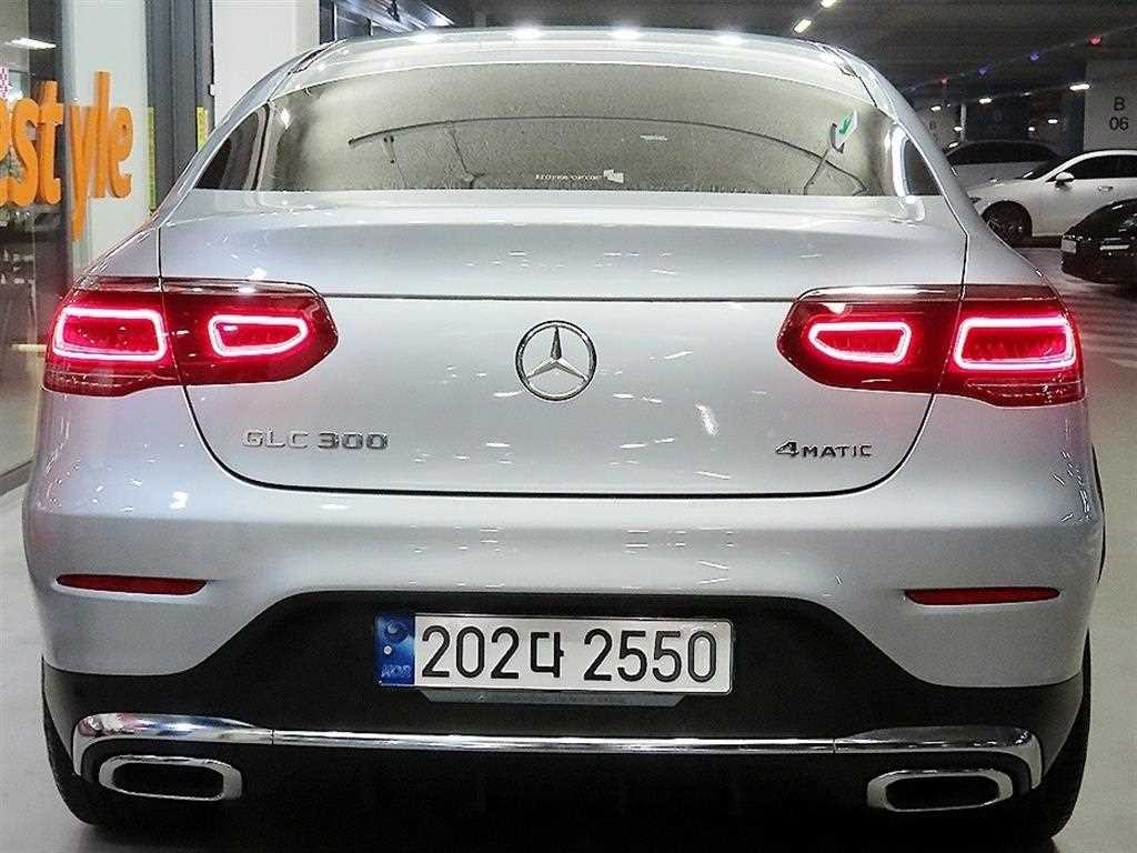 벤츠 GLC 클래스 GLC클래스 X253 GLC 300 4MATIC 쿠페 이미지 5