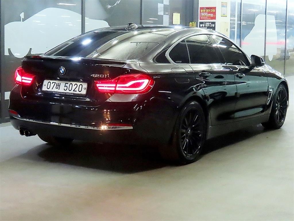BMW 4시리즈 4시리즈 (F32) 420i 그란쿠페 럭셔리 이미지 4