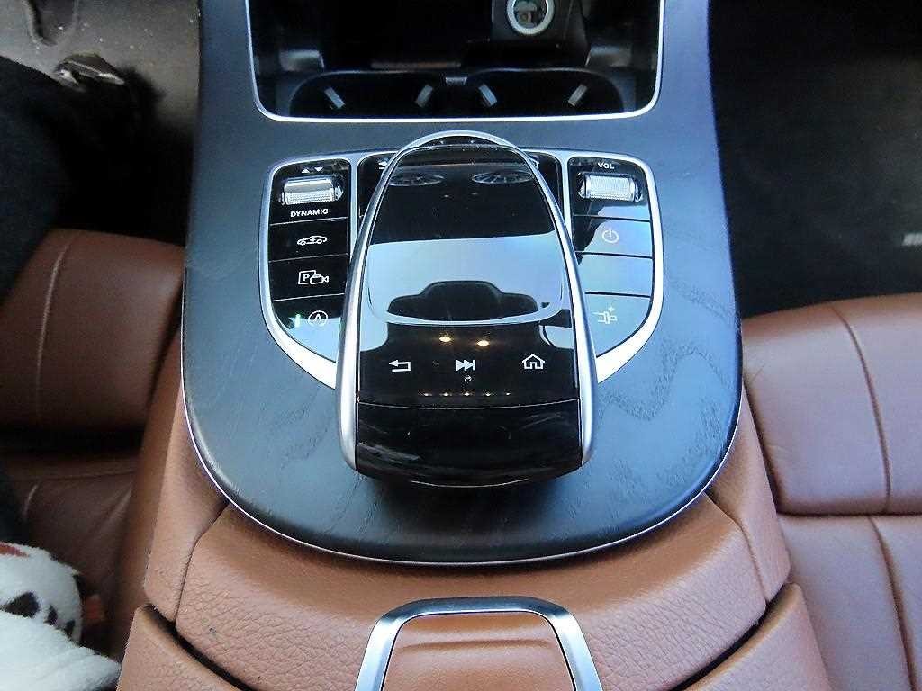 벤츠 E 클래스 E-클래스 W213 E220d 쿠페 이미지 12