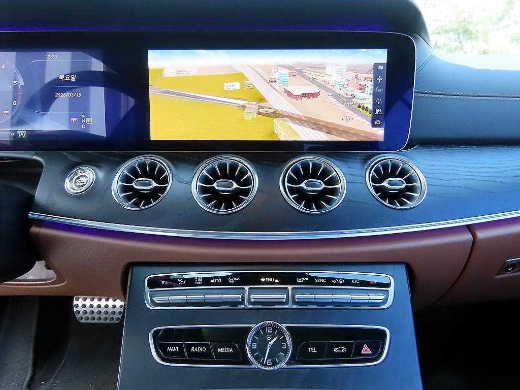 벤츠 E 클래스 E-클래스 W213 E220d 쿠페 이미지 13