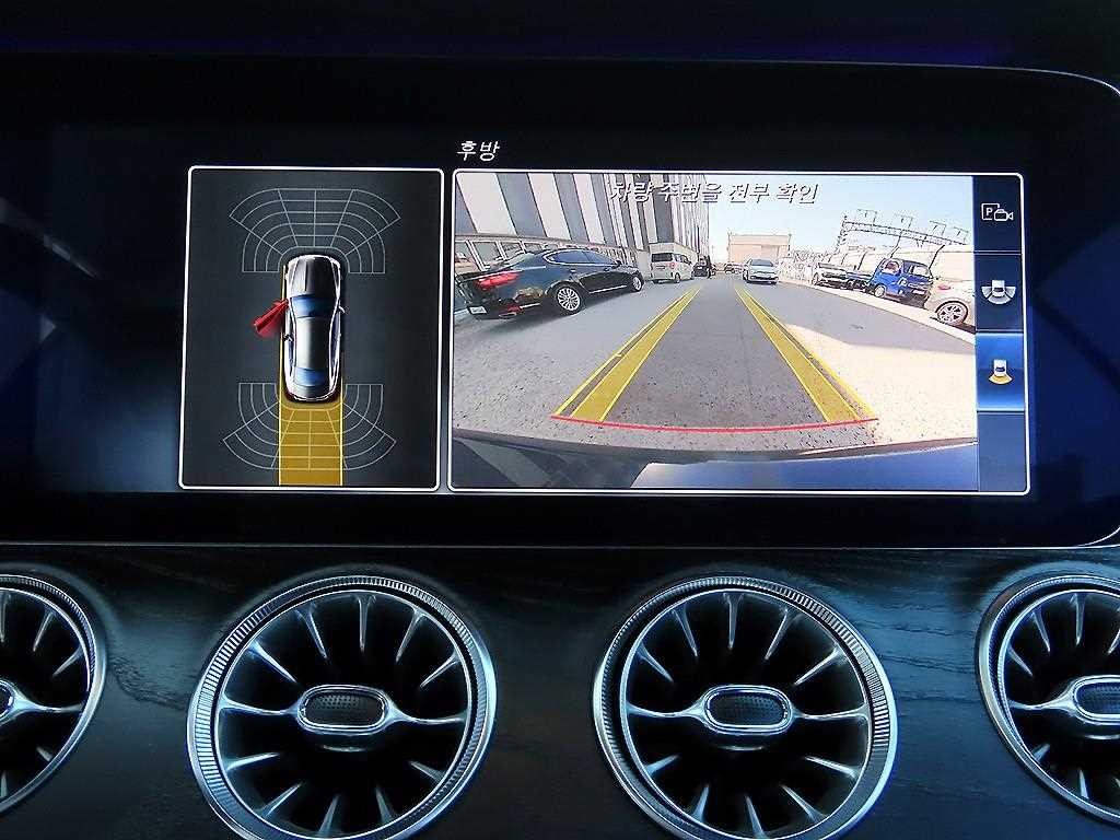 벤츠 E 클래스 E-클래스 W213 E220d 쿠페 이미지 15