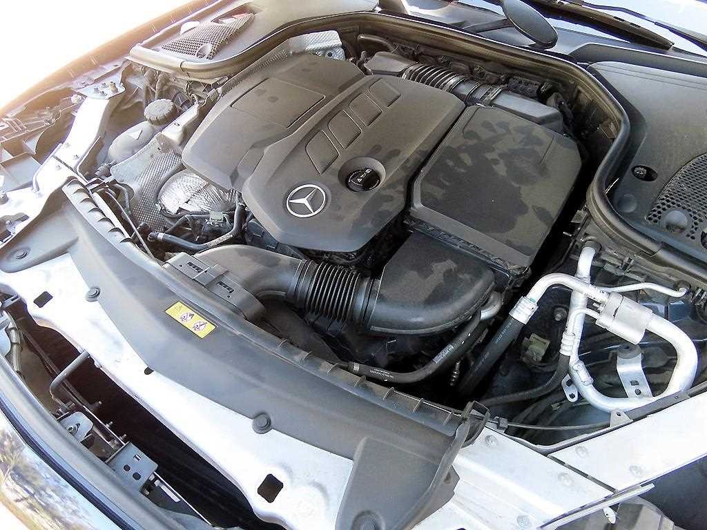 벤츠 E 클래스 E-클래스 W213 E220d 쿠페 이미지 18