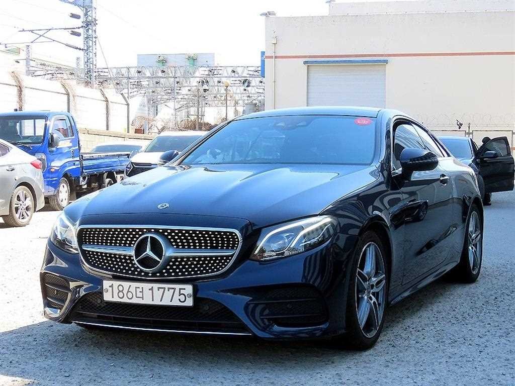 벤츠 E 클래스 E-클래스 W213 E220d 쿠페 이미지 2