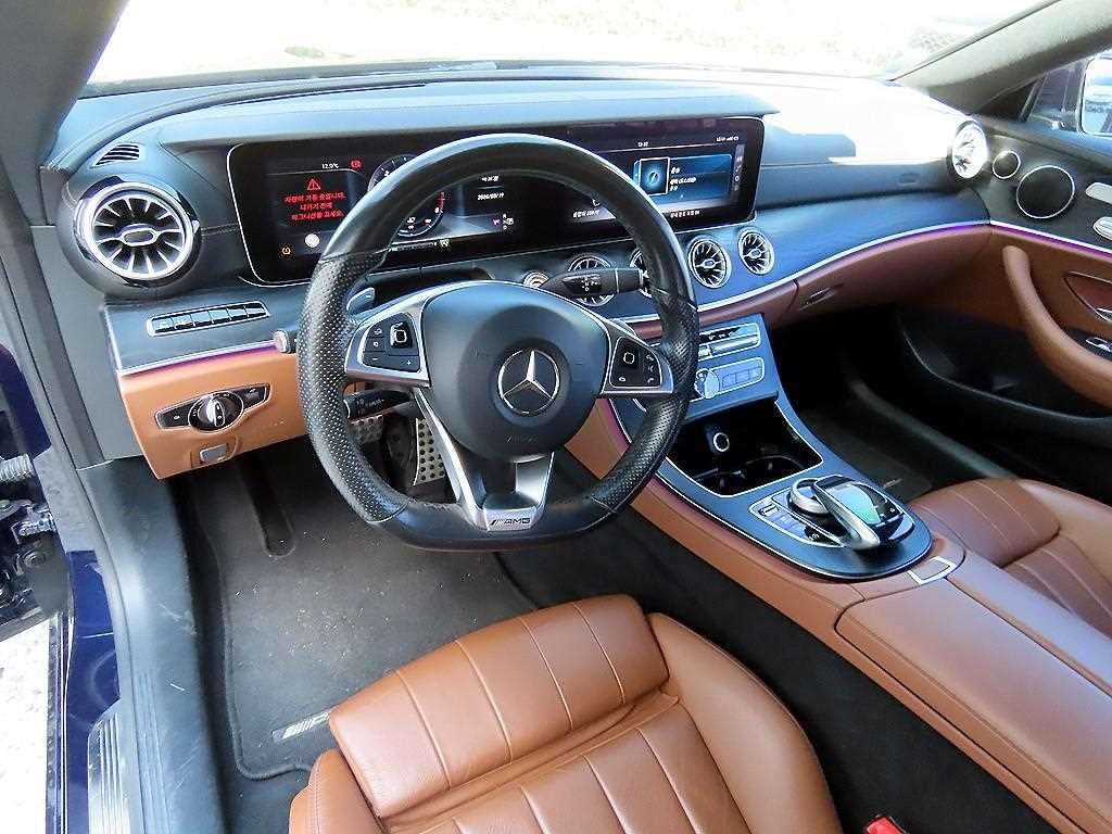 벤츠 E 클래스 E-클래스 W213 E220d 쿠페 이미지 7