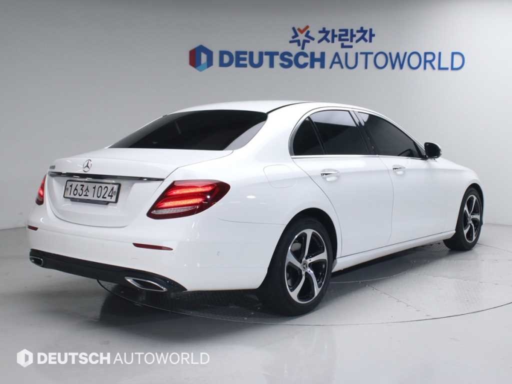 벤츠 E 클래스 E-클래스 W213 E250 아방가르드 이미지 2