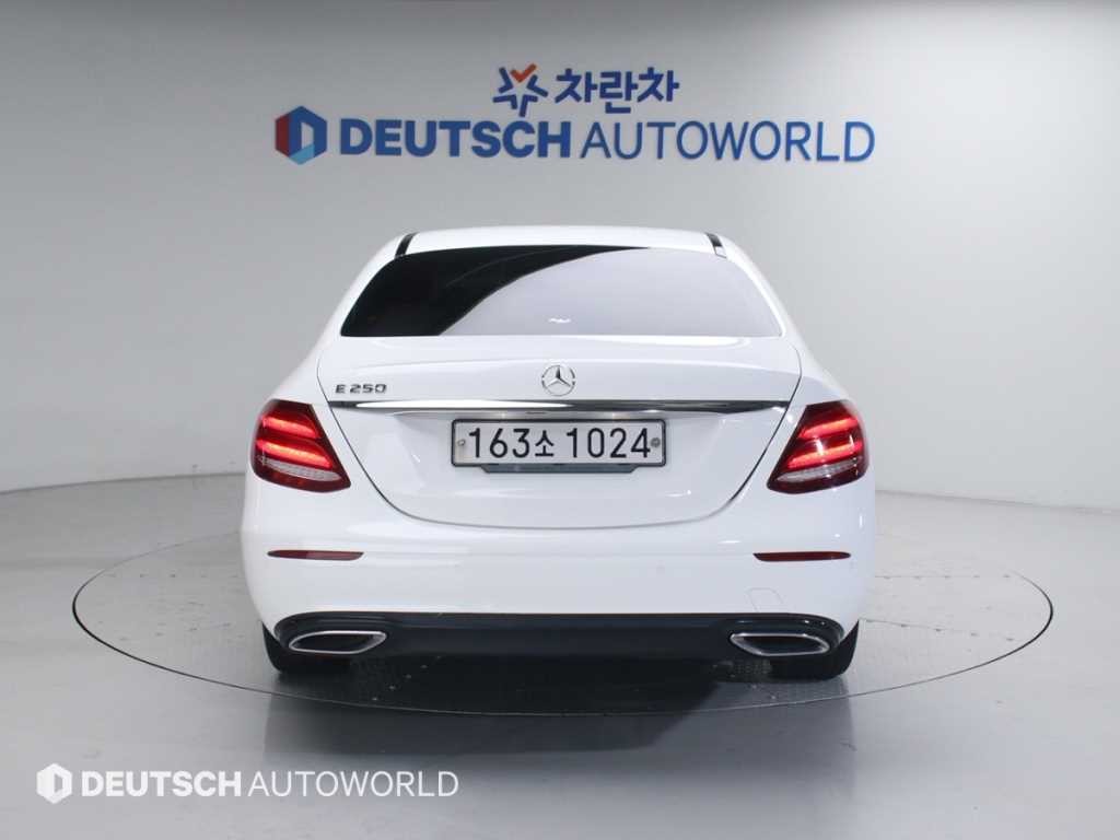 벤츠 E 클래스 E-클래스 W213 E250 아방가르드 이미지 4