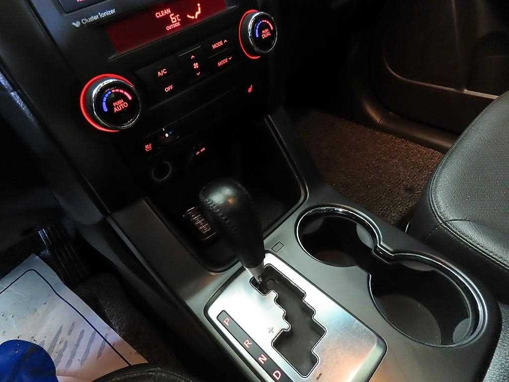 기아 쏘렌토 쏘렌토 R 디젤 2WD 2.0 TLX 최고급형 이미지 12