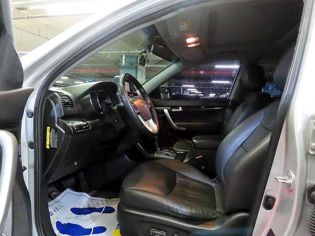 기아 쏘렌토 쏘렌토 R 디젤 2WD 2.0 TLX 최고급형 이미지 6
