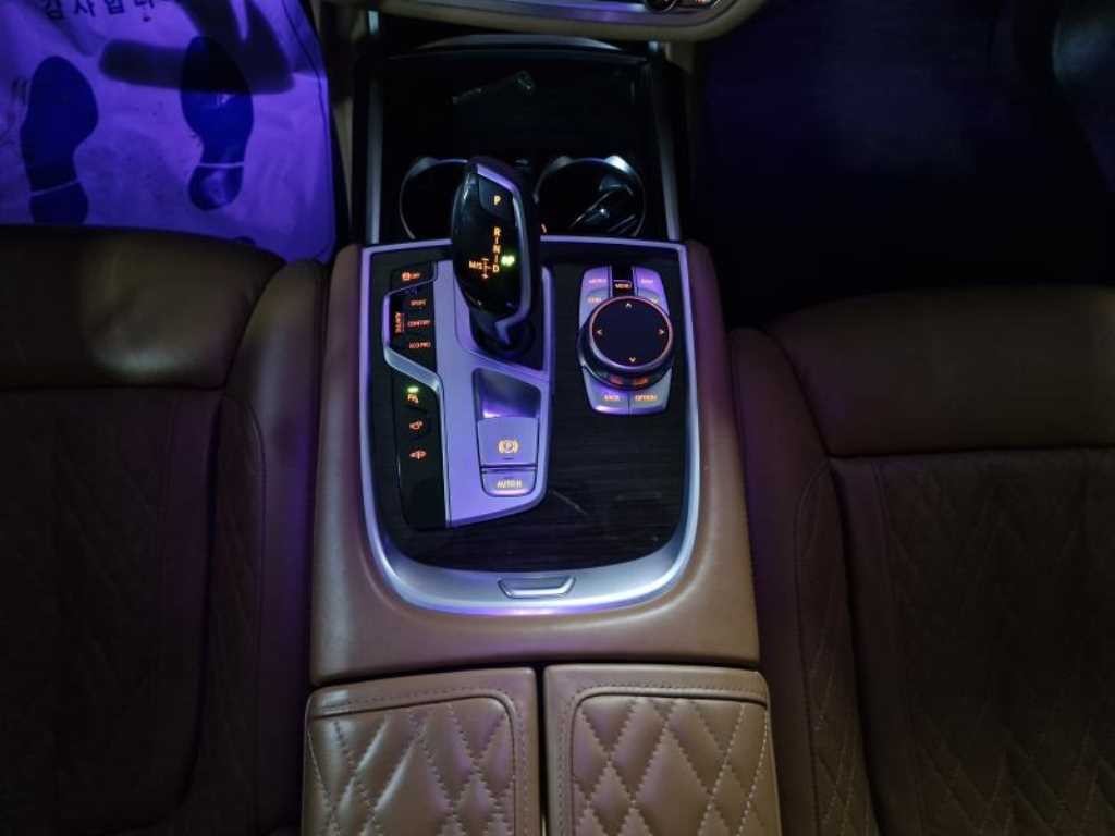 BMW 7시리즈 7시리즈 (G11) 730d xDrive 디자인 퓨어 엑설런스 이미지 14