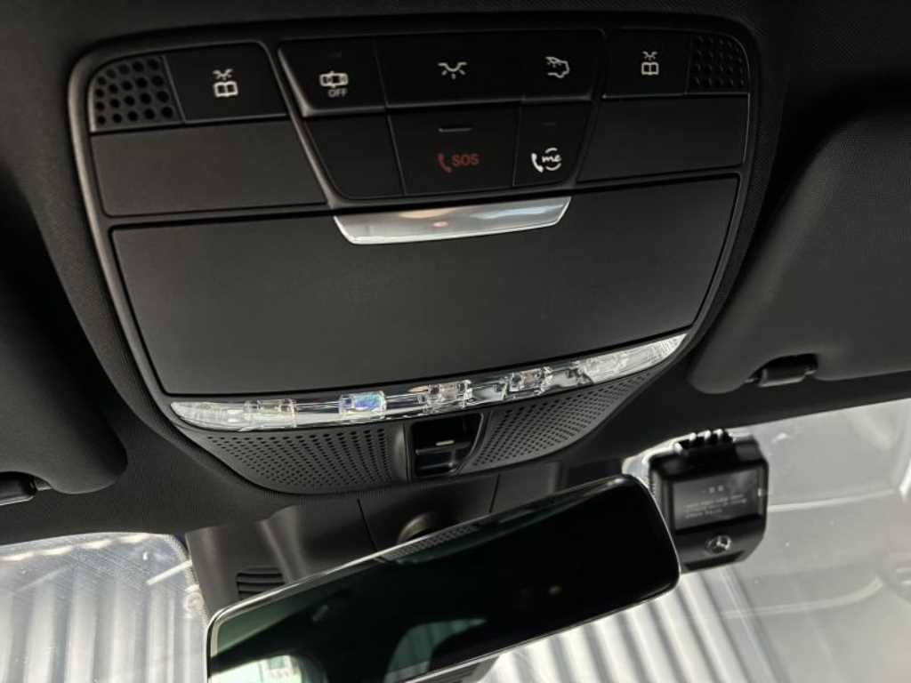 벤츠 E 클래스 E-클래스 W213 E220d 4MATIC AMG라인 이미지 12