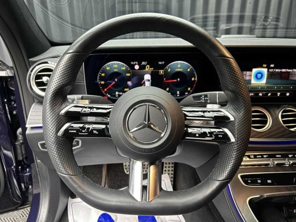벤츠 E 클래스 E-클래스 W213 E220d 4MATIC AMG라인 이미지 7