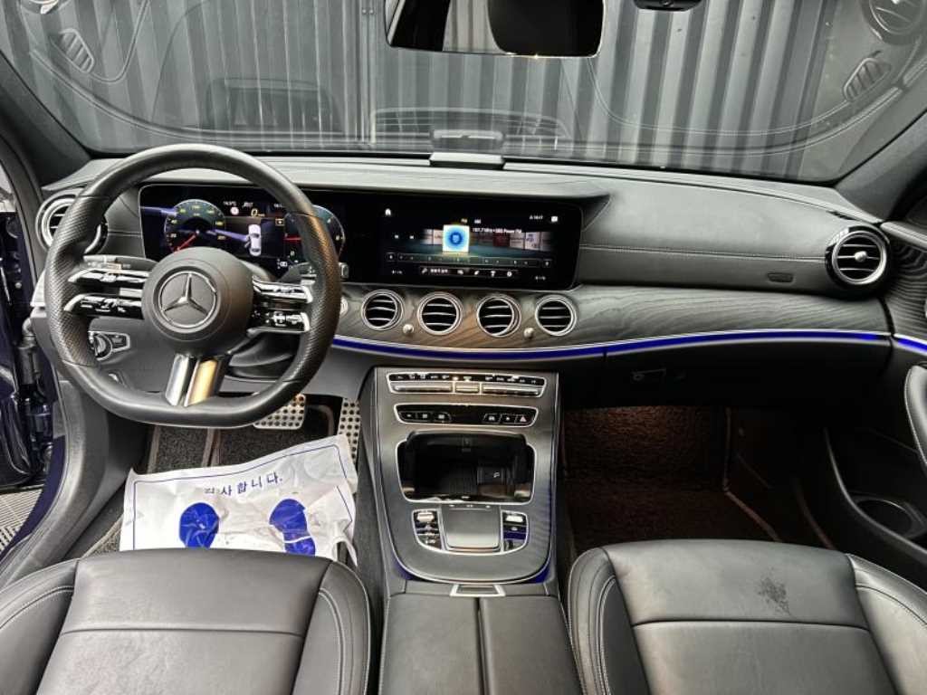 벤츠 E 클래스 E-클래스 W213 E220d 4MATIC AMG라인 이미지 8