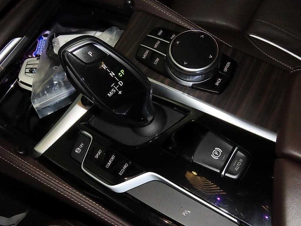 BMW 5시리즈 5시리즈 (G30) 530i xDrive 럭셔리 플러스 이미지 12