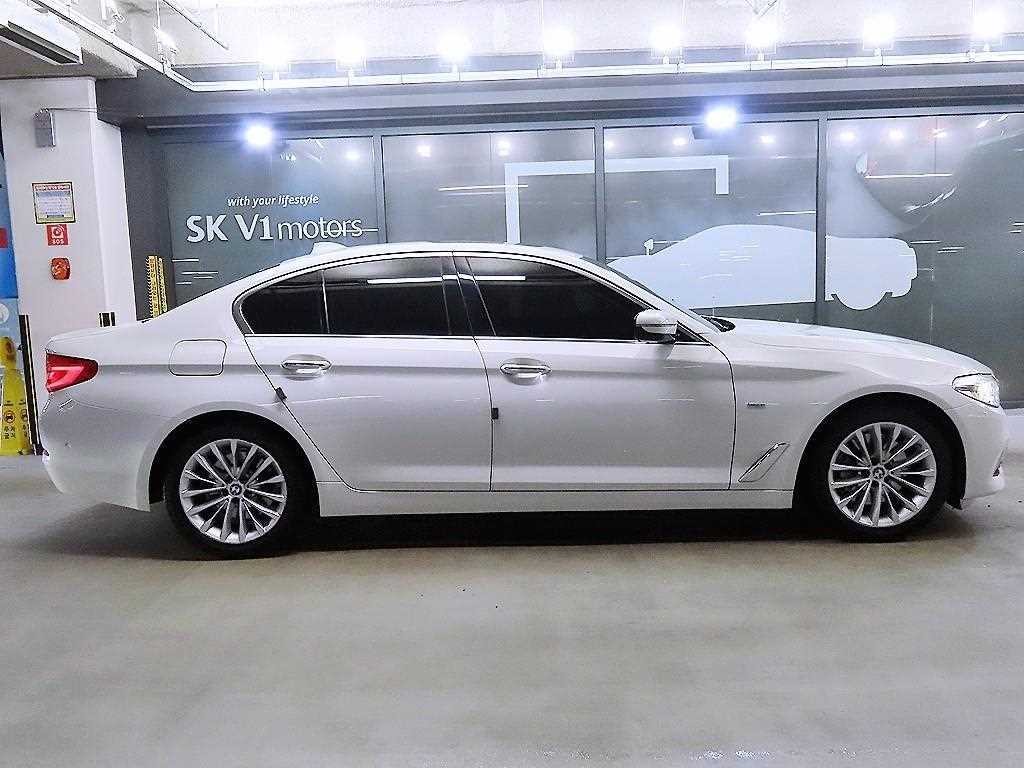 BMW 5시리즈 5시리즈 (G30) 530i xDrive 럭셔리 플러스 이미지 3