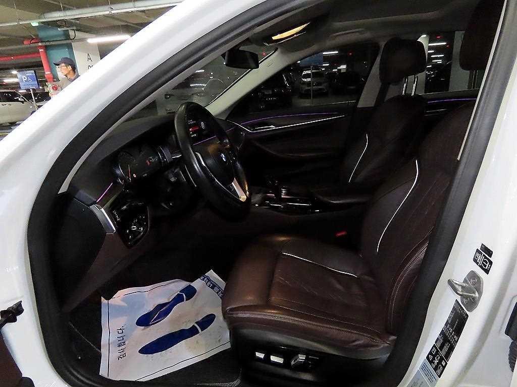 BMW 5시리즈 5시리즈 (G30) 530i xDrive 럭셔리 플러스 이미지 6