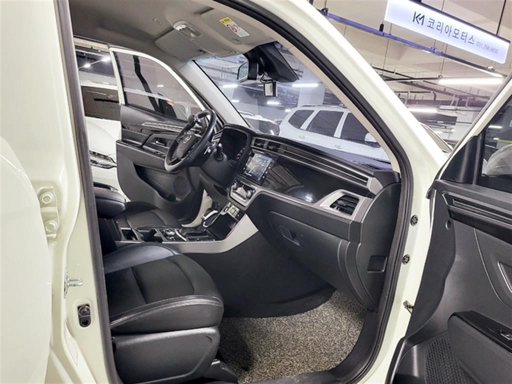 KG모빌리티(쌍용) 코란도 뷰티풀코란도 2WD 가솔린 1.5 C5 플러스 이미지 10