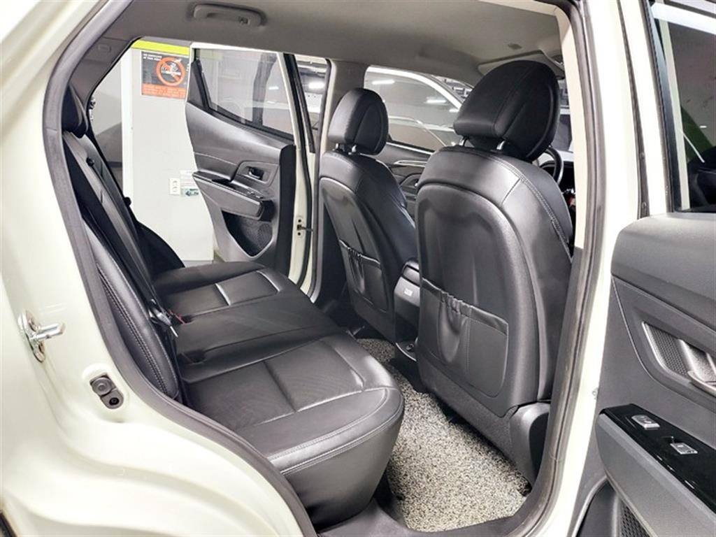 KG모빌리티(쌍용) 코란도 뷰티풀코란도 2WD 가솔린 1.5 C5 플러스 이미지 9
