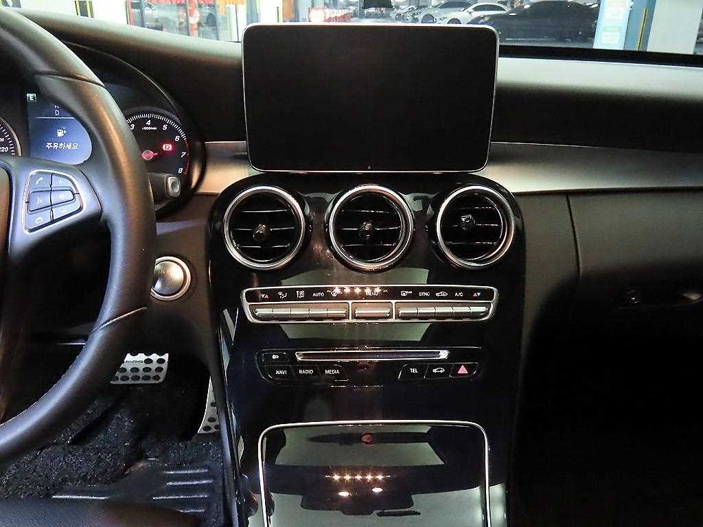 벤츠 C 클래스 C클래스 W205 C200 이미지 11