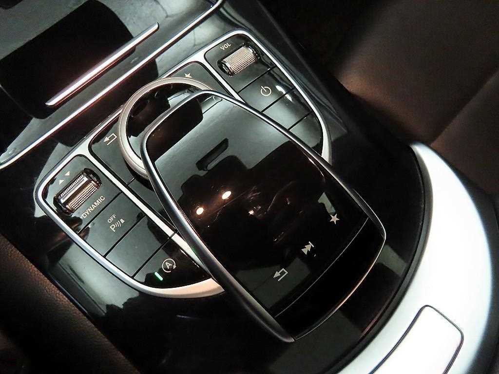 벤츠 C 클래스 C클래스 W205 C200 이미지 15