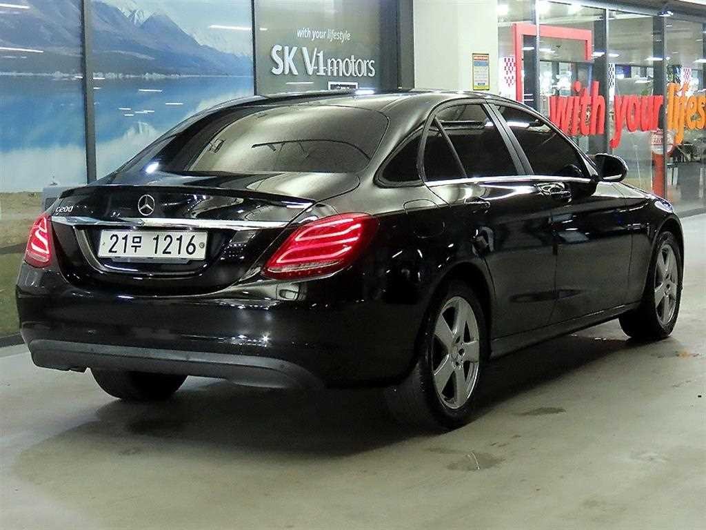 벤츠 C 클래스 C클래스 W205 C200 이미지 4