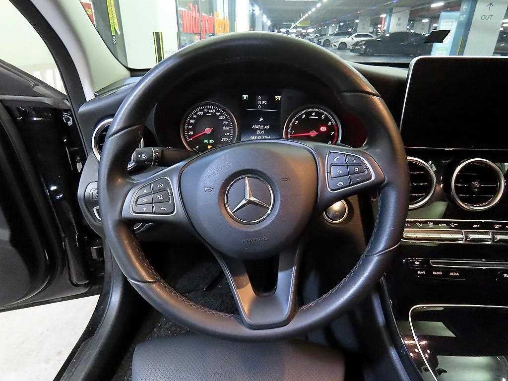 벤츠 C 클래스 C클래스 W205 C200 이미지 8