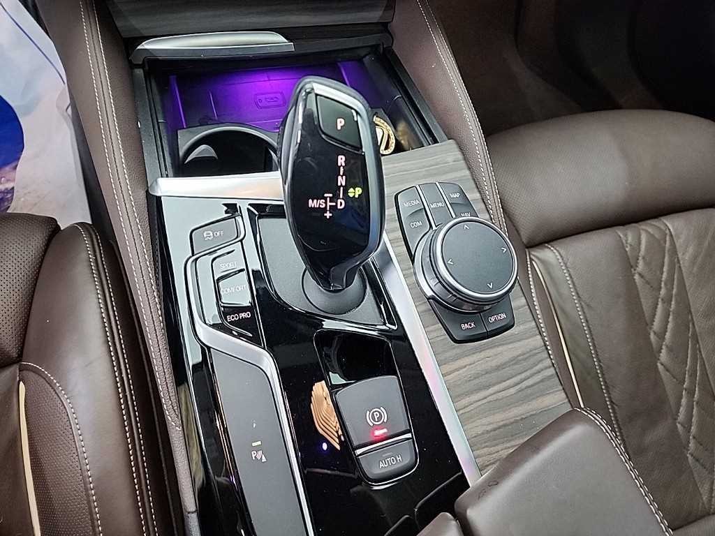 BMW 5시리즈 5시리즈 (G30) 520d xDrive 럭셔리 플러스 이미지 8