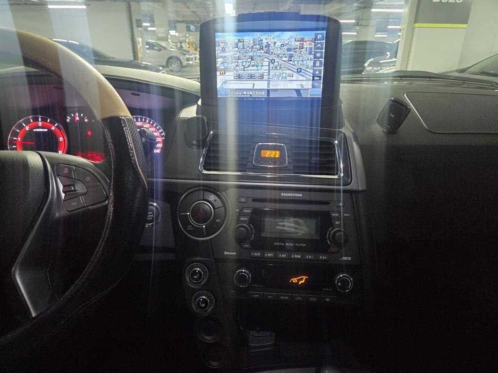 KG모빌리티(쌍용) 코란도 더뉴코란도스포츠 CX5(2WD) 패션 이미지 8