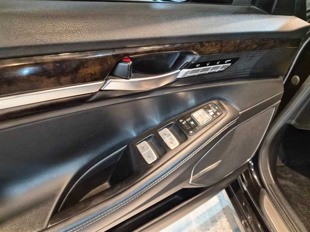 제네시스 G90 3.8 GDI AWD 프리미엄 럭셔리 이미지 11