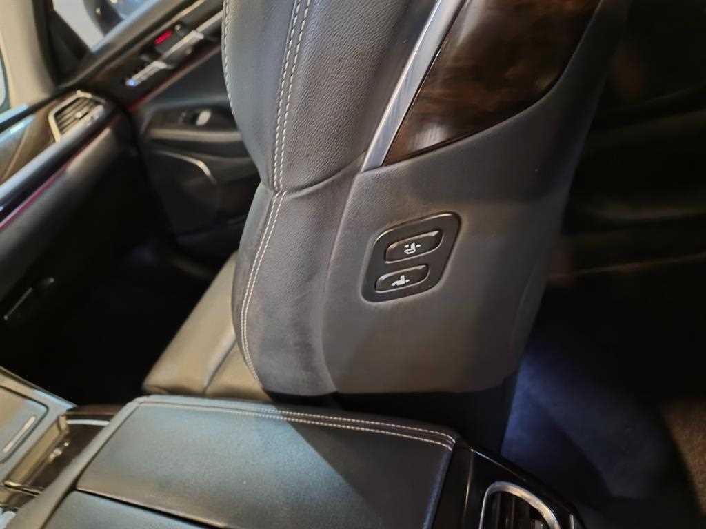 제네시스 G90 3.8 GDI AWD 프리미엄 럭셔리 이미지 8