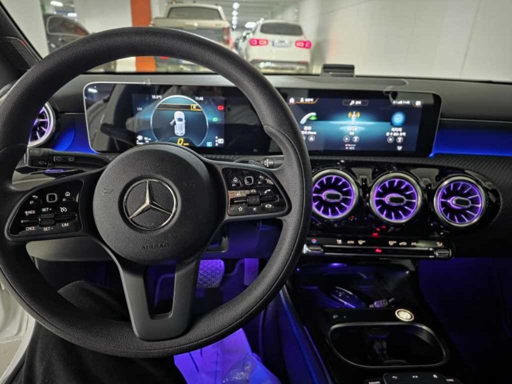 벤츠 A 클래스 A클래스 W177 A220 해치백 이미지 11