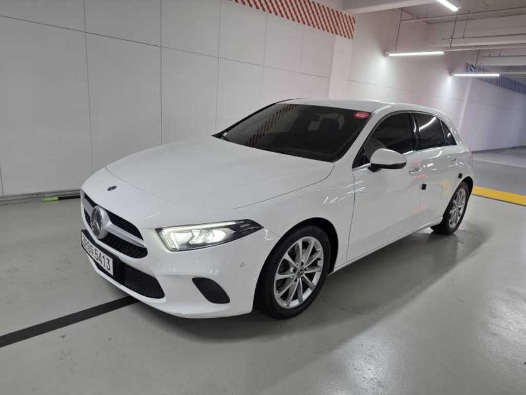 벤츠 A 클래스 A클래스 W177 A220 해치백 이미지 2