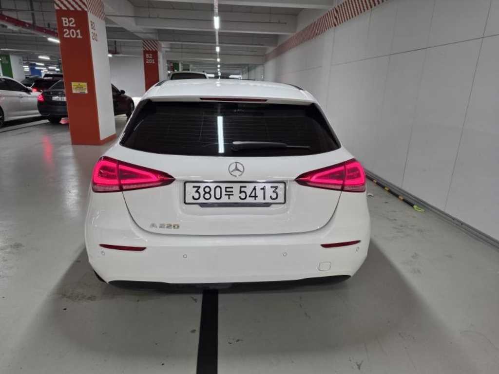 벤츠 A 클래스 A클래스 W177 A220 해치백 이미지 5