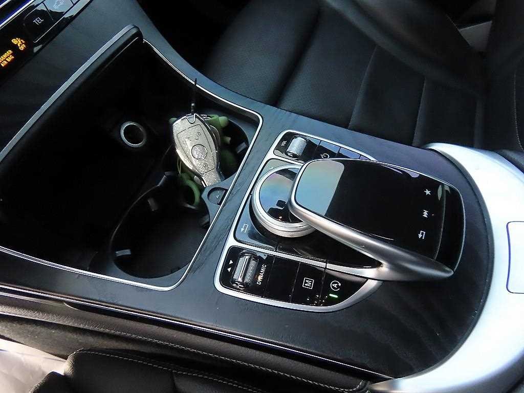 벤츠 GLC 클래스 GLC클래스 X253 GLC 300 4MATIC 쿠페 이미지 11
