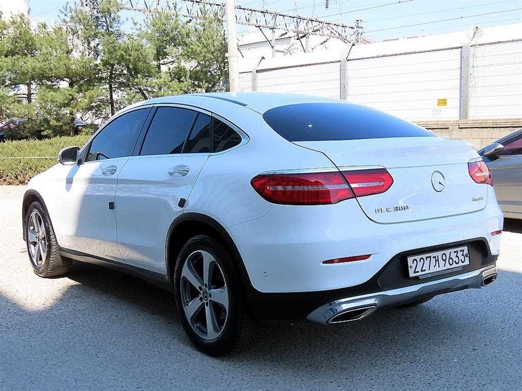 벤츠 GLC 클래스 GLC클래스 X253 GLC 300 4MATIC 쿠페 이미지 3